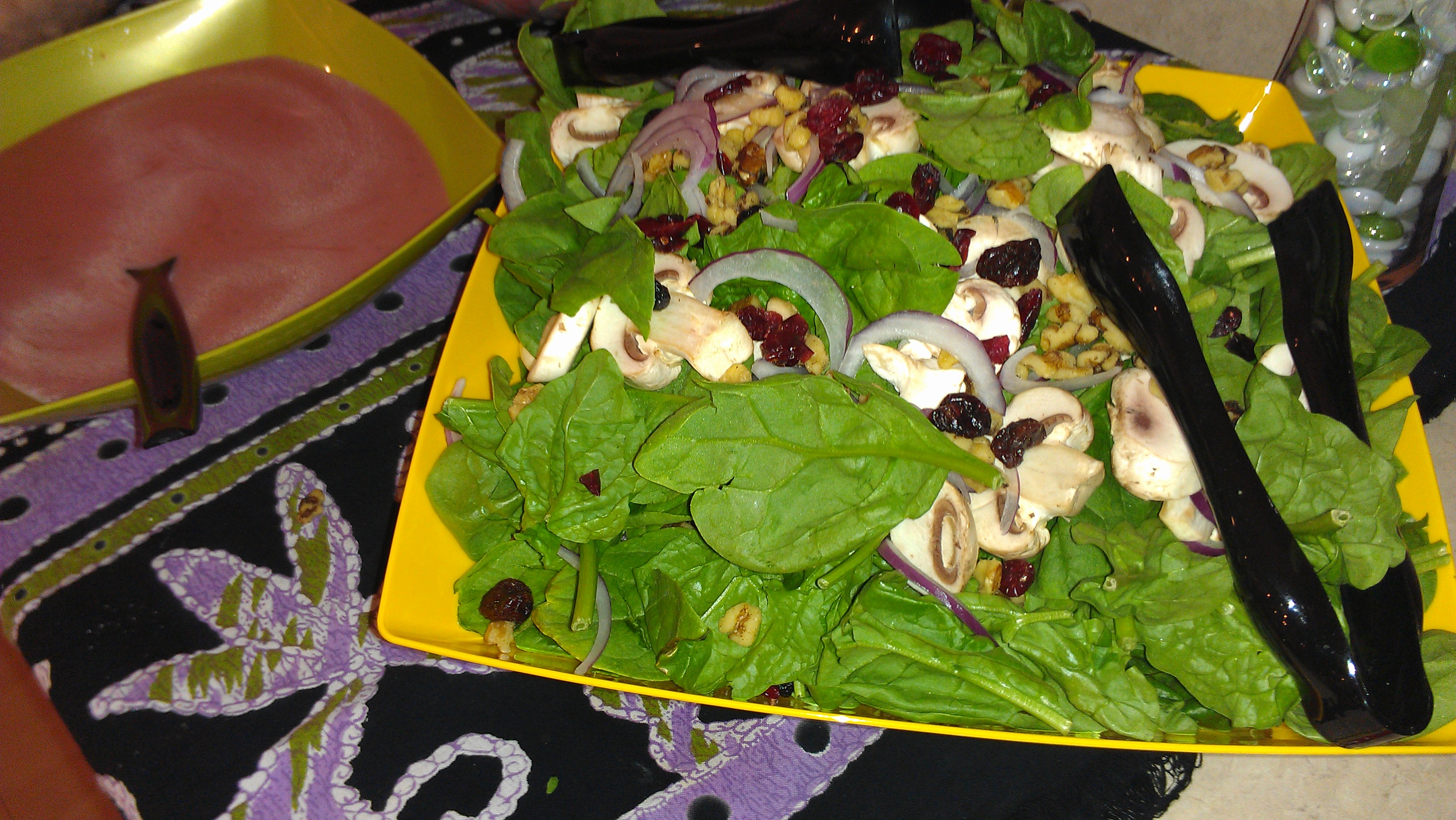 Spinach salad and strawberry vinaigrette pic